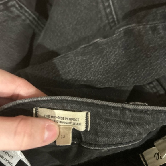 Madewell The Mid-Rise Perfect Vintage Jeans in Rosella Wash: Ripped Edition - Picture 8 of 9